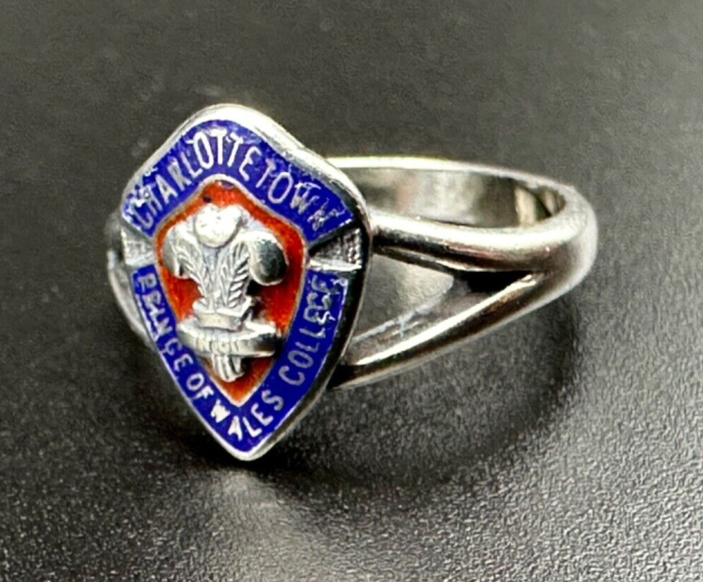 Vintage Silver Class Ring - Prince Of Wales College - Canada