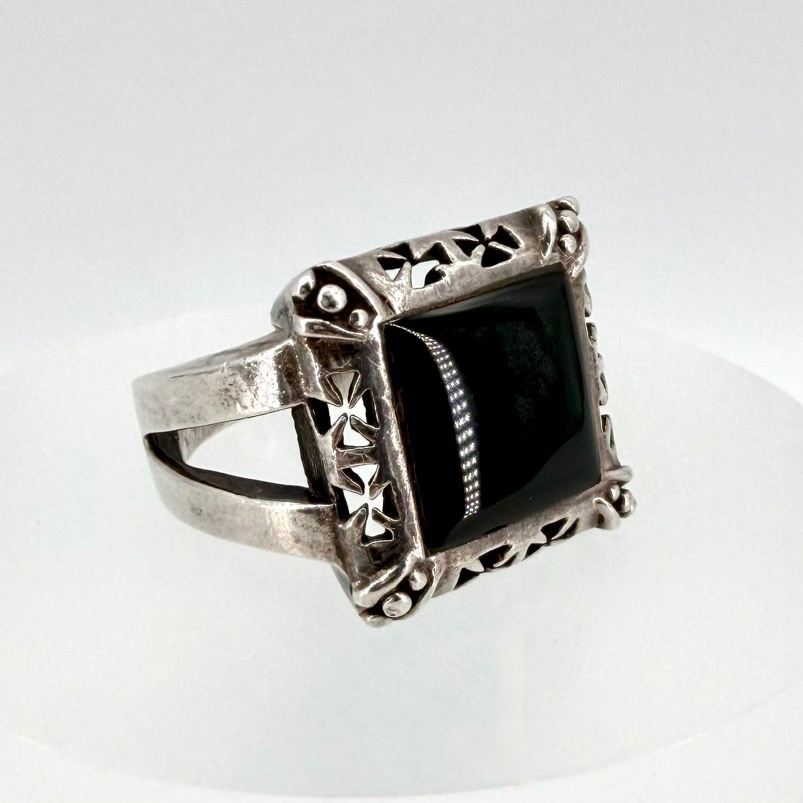 Vintage Sterling Silver Onyx Ring - UK Size P – Gothic / Cross Motif