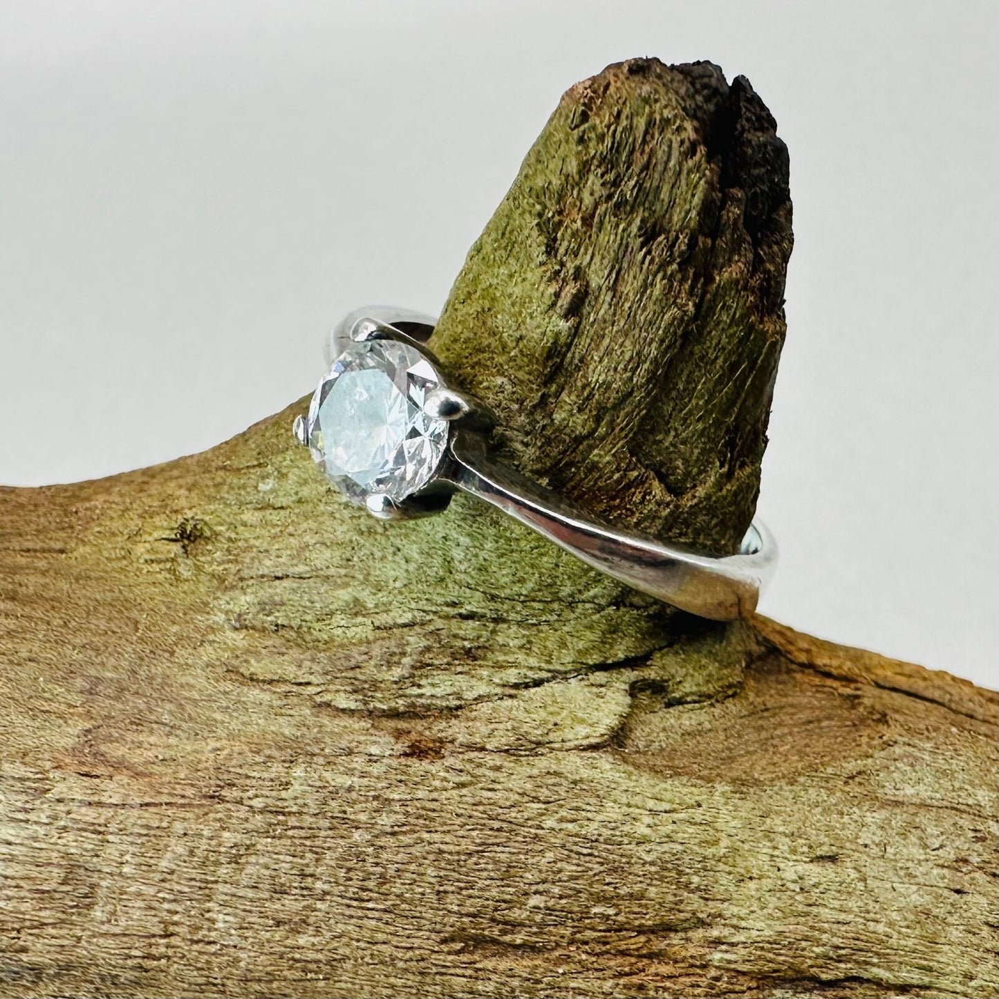 Vintage Silver Ring with Sparkling Clear Stone - Size Q½ - Stamped 925