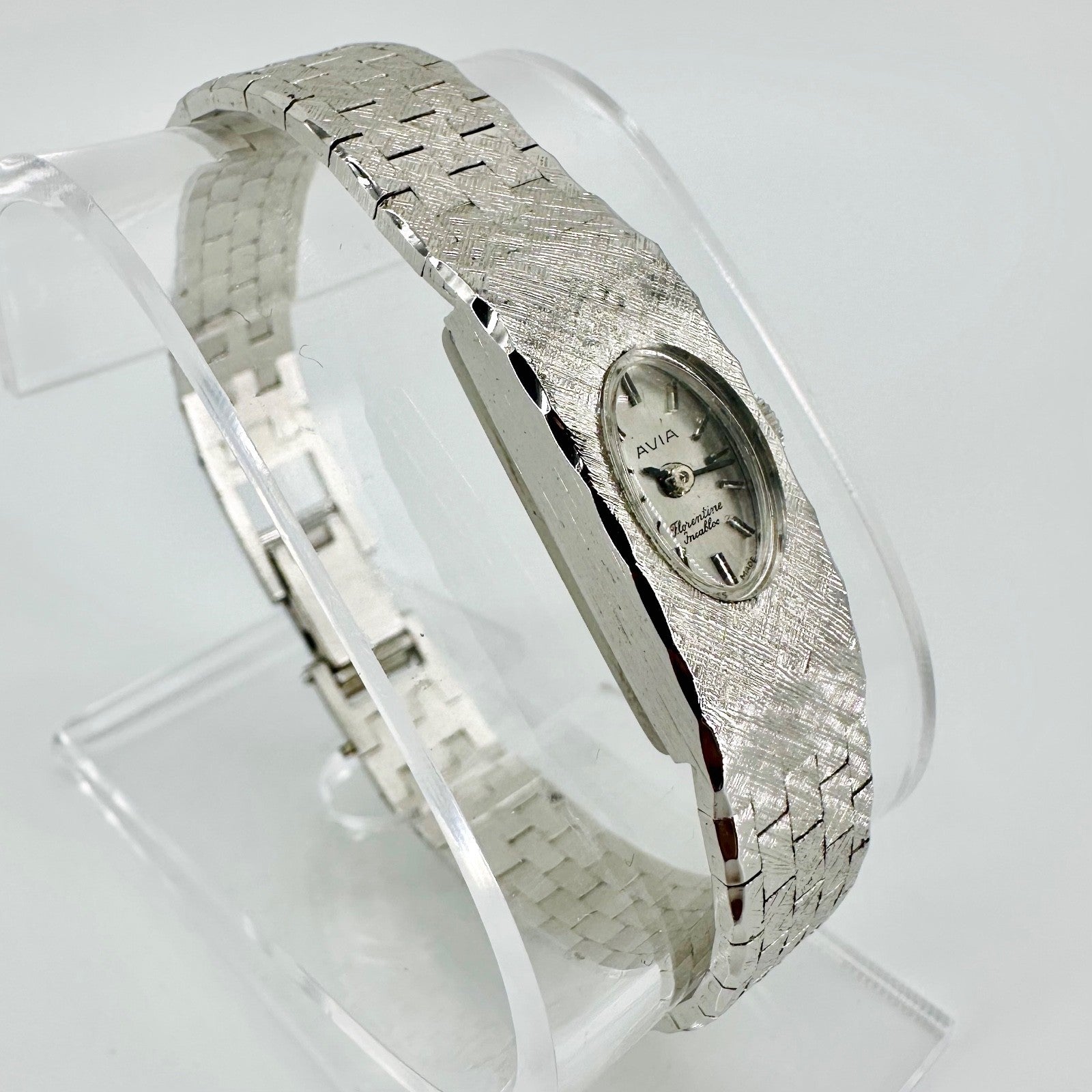 Vintage Ladies Avia Wristwatch – Swiss Made, 17 Jewels, Hand-Wind - FHF 59-21