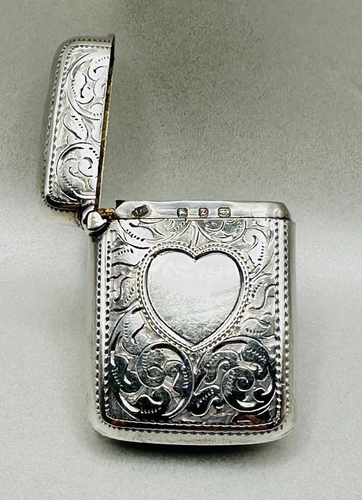Antique 1899 Silver Vesta Case - Joseph Gloster, Birmingham – Heart Design