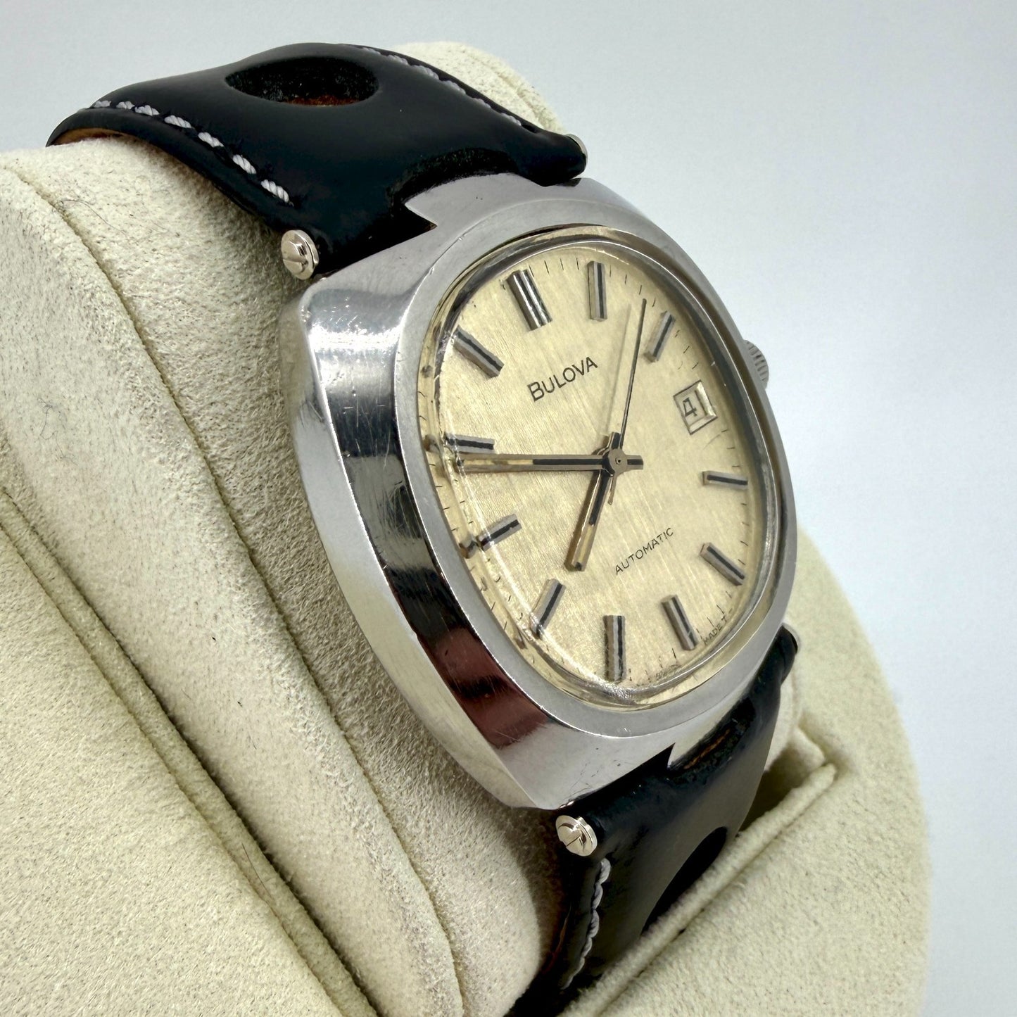 Vintage Bulova Automatic Watch – Cal. 11AOACD – c. Late 1970s