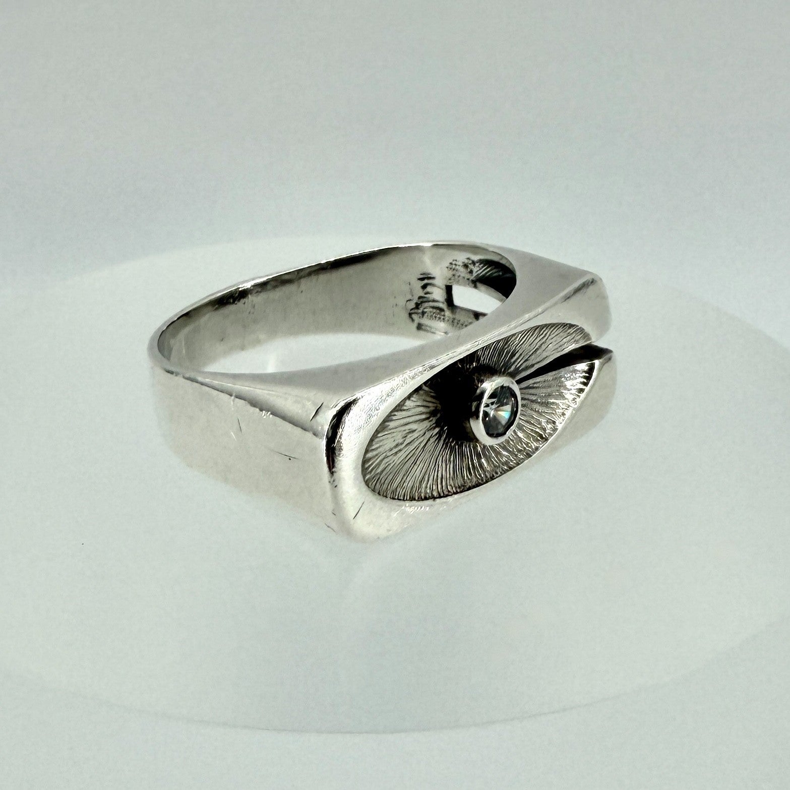 Vintage Polish Silver Ring with White Stone – UK Size W