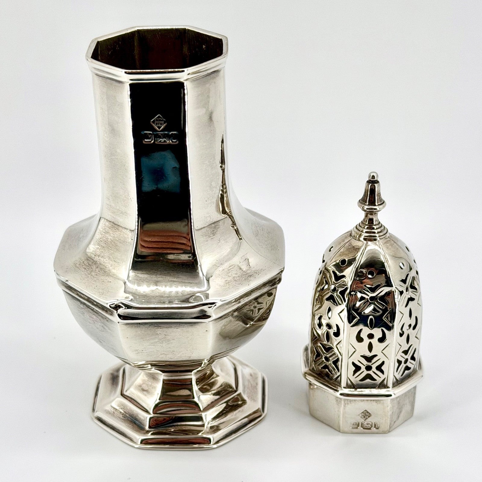 Antique Sterling Silver Sugar Caster – Sheffield 1901 Martin Hall & Co. - Boxed