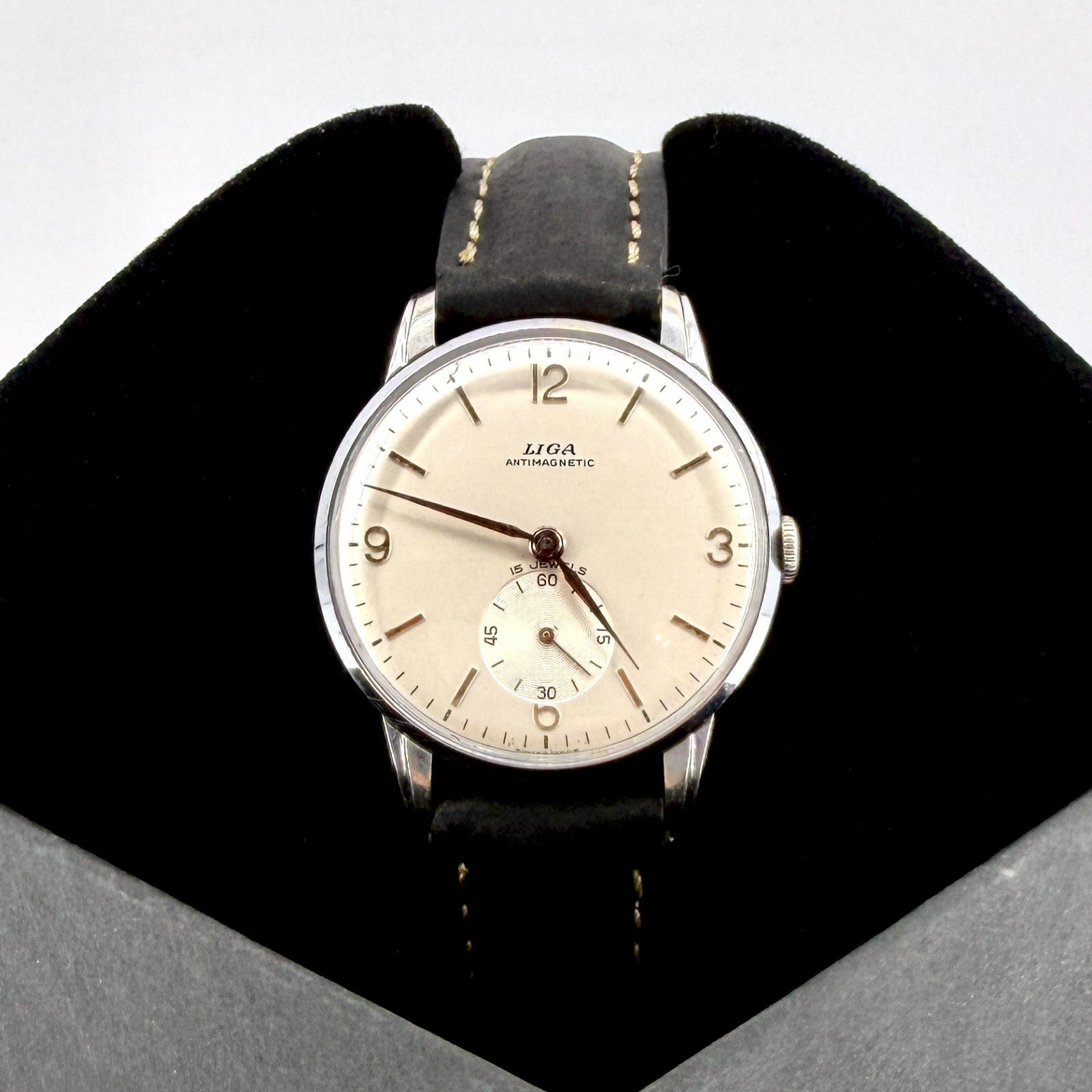 Vintage LIGA Antimagnetic Swiss Mechanical Watch – AS 1002/984 – c.1940s