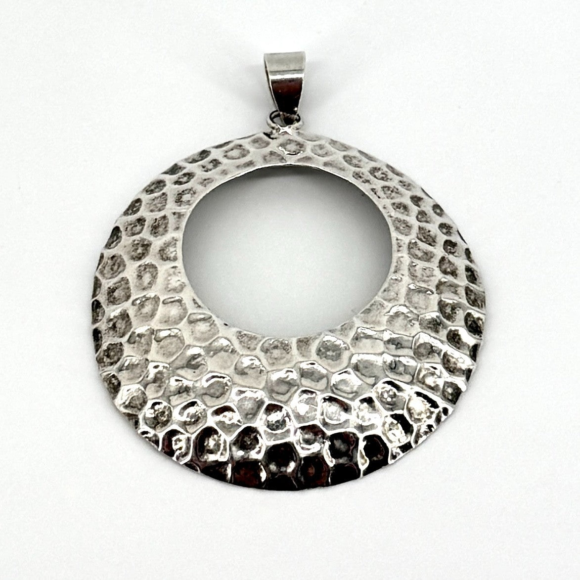 Sterling Silver Hammered Open Circle Pendant – 925 – Modern Design