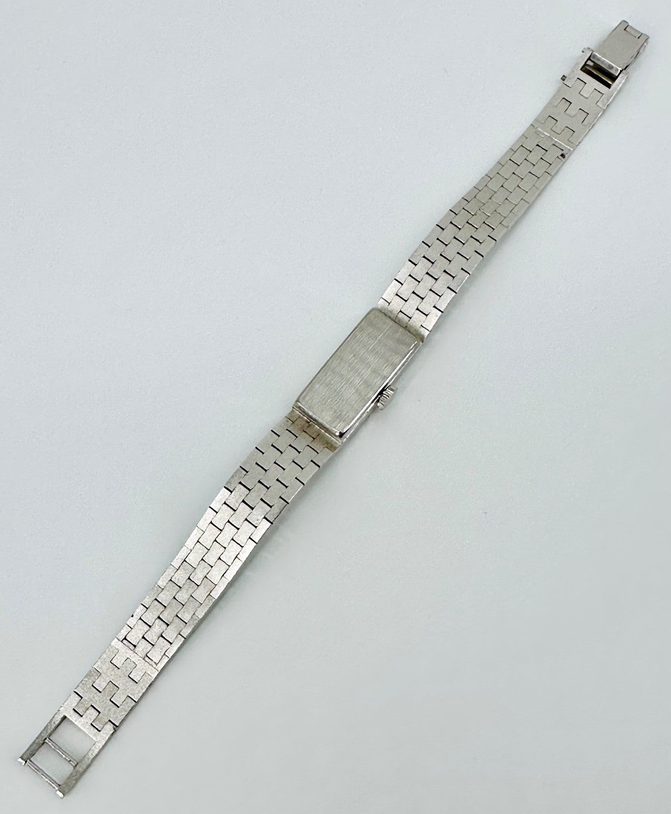 Vintage Ladies Avia Wristwatch – Swiss Made, 17 Jewels, Hand-Wind - FHF 59-21