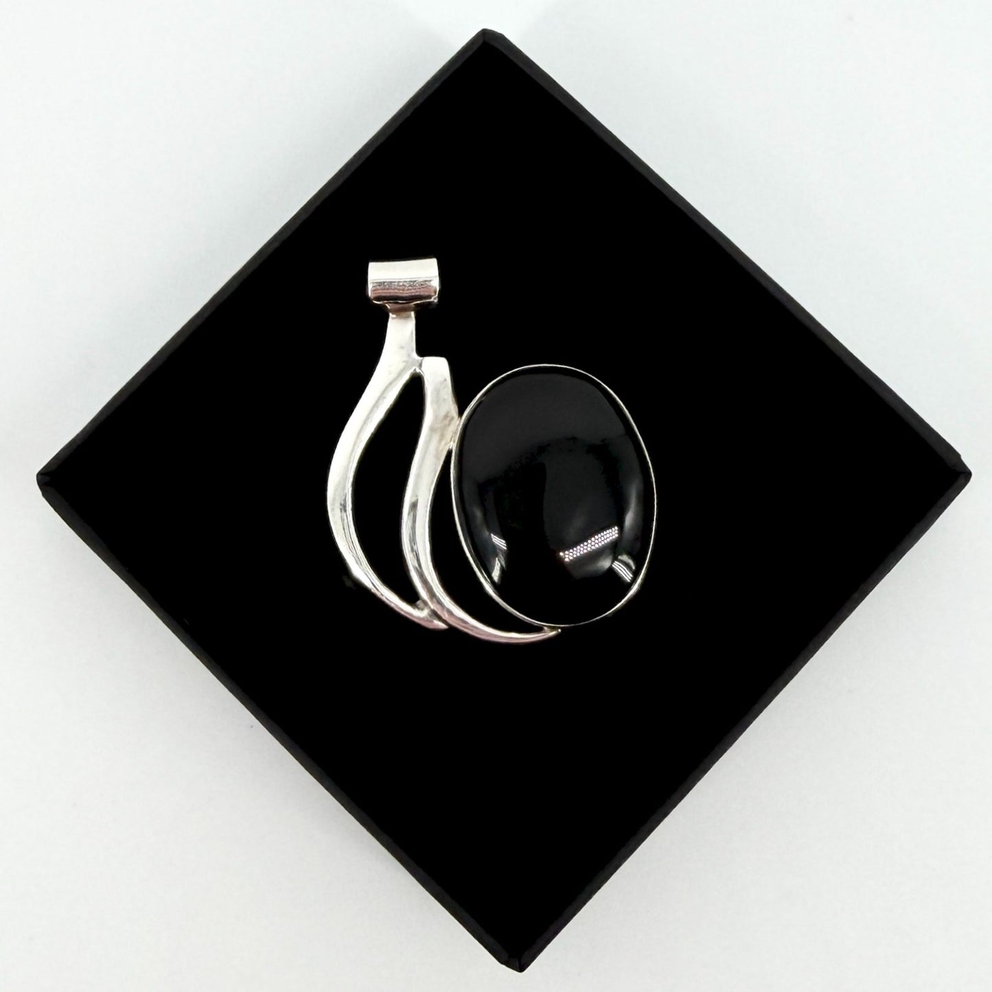 925 Sterling Silver & Black Onyx Pendant – Modernist Design
