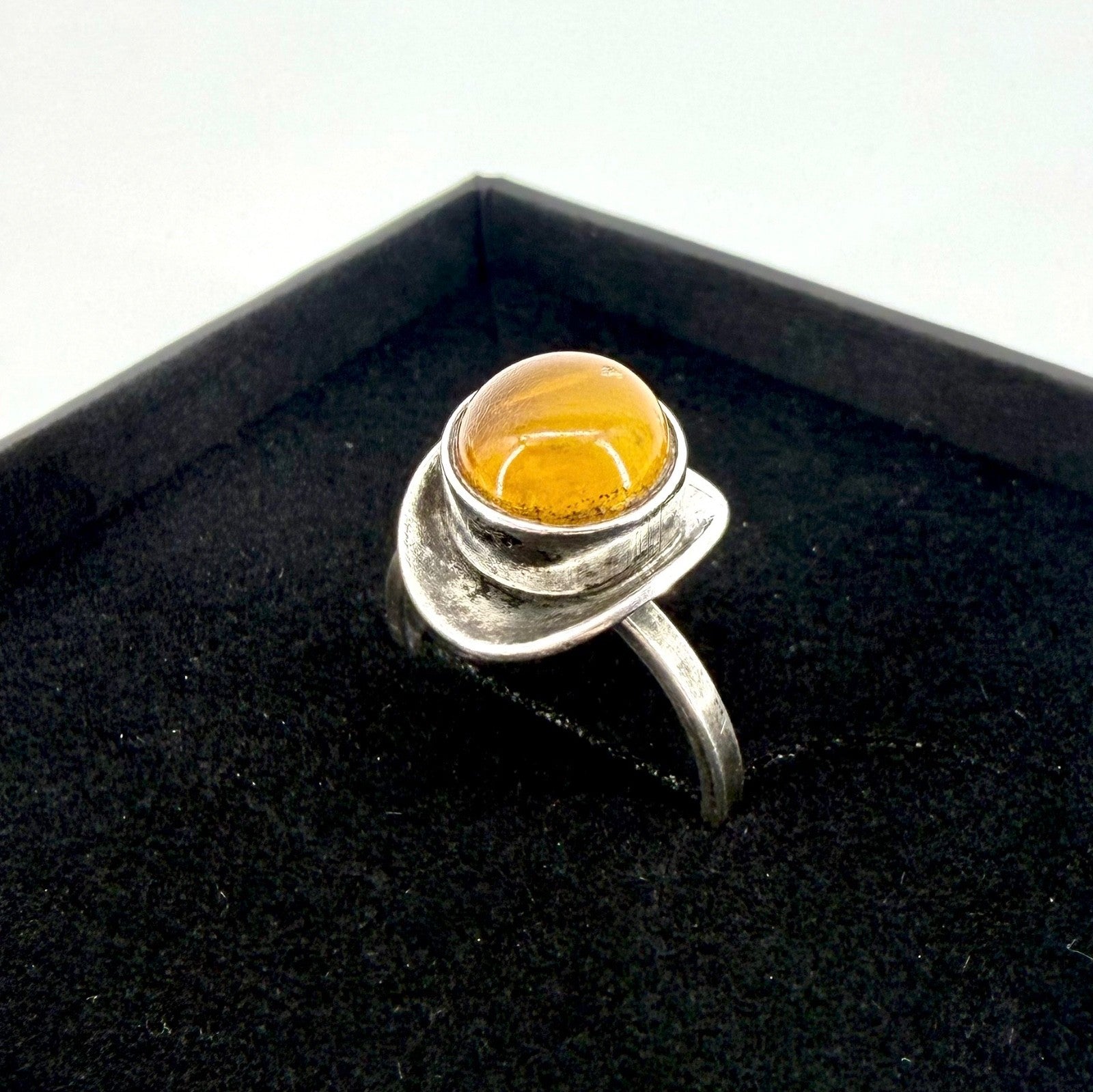 Vintage Polish Silver & Amber Ring – Modernist Design – Size N½