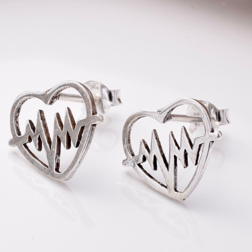 Brand New 925 Sterling Silver Heartbeat Stud Earrings