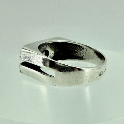 Vintage Polish Silver Ring with White Stone – UK Size W
