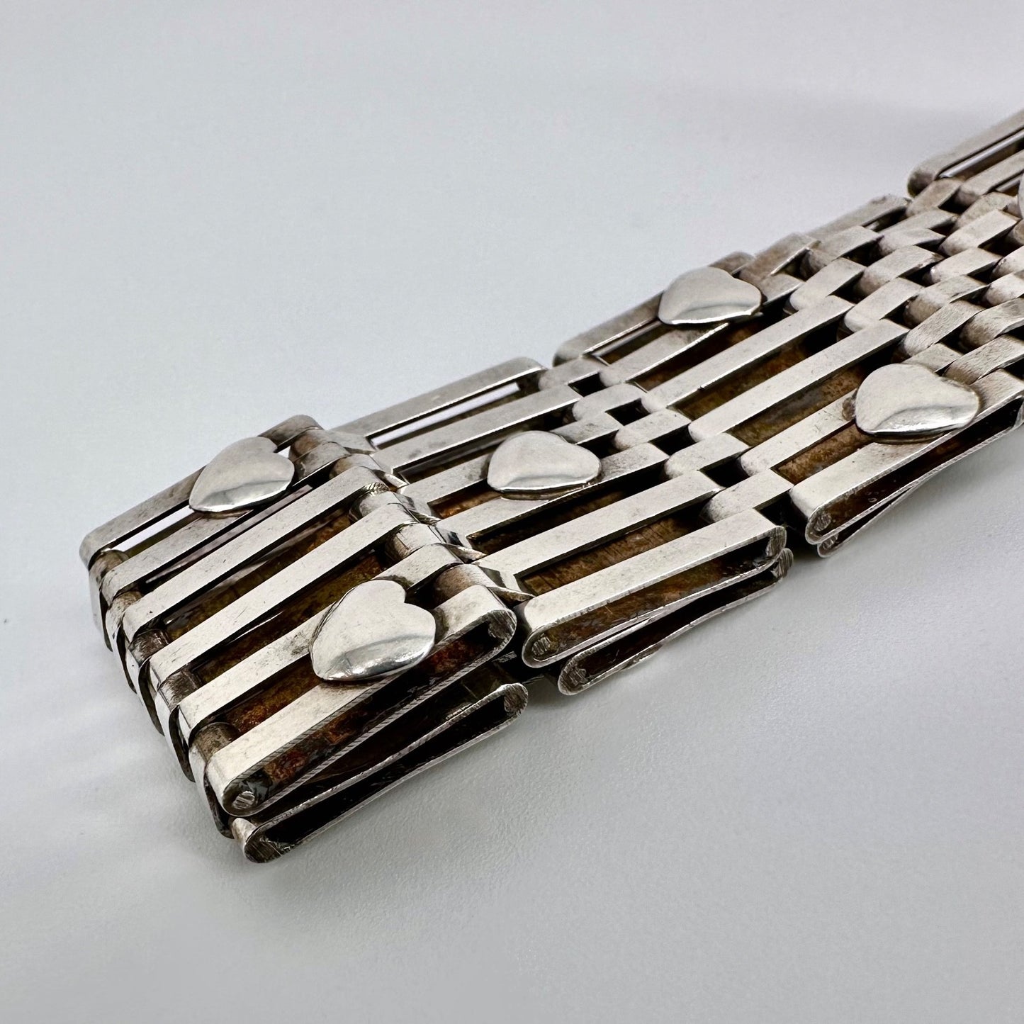 Vintage Sterling Silver Gate Link Heart Bracelet – Hallmarked London 1978