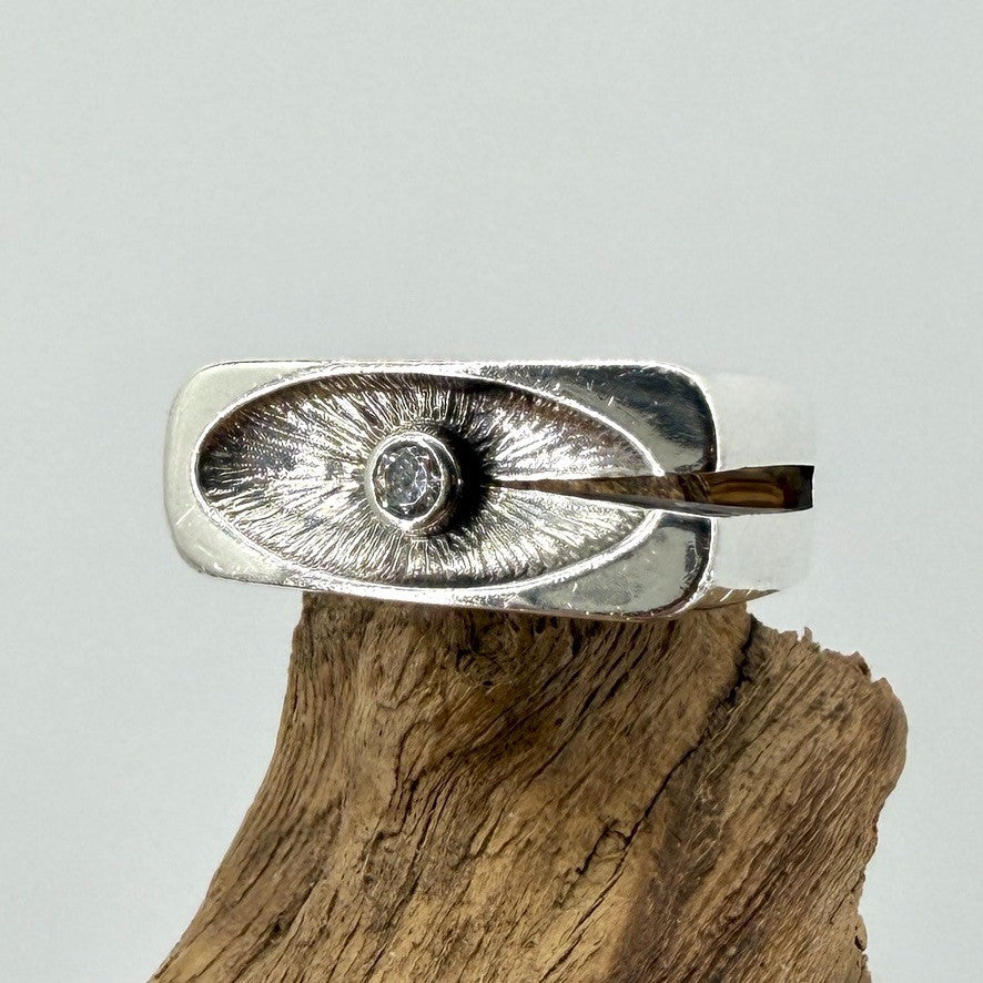 Vintage Polish Silver Ring with White Stone – UK Size W