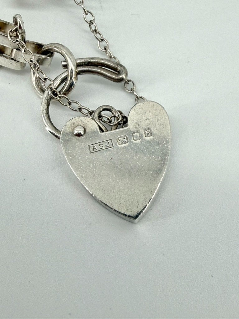 Vintage Sterling Silver Gate Link Bracelet – London 1976 – Heart Padlock
