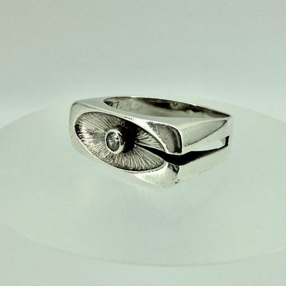 Vintage Polish Silver Ring with White Stone – UK Size W