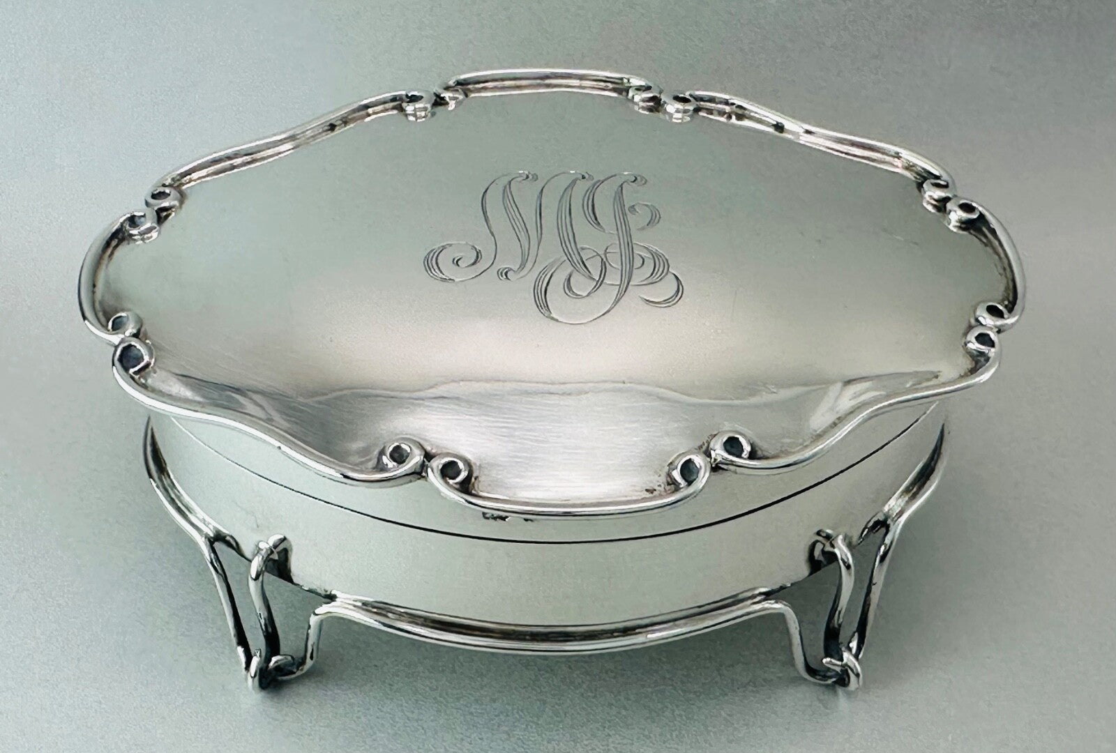 Antique Solid Silver Ring Box by William Aitken - Birmingham 1906