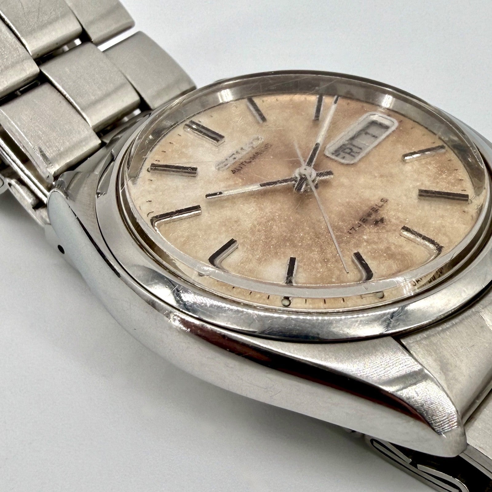 Vintage Seiko Automatic Day Date Watch – 7009-8210 – 17 Jewels