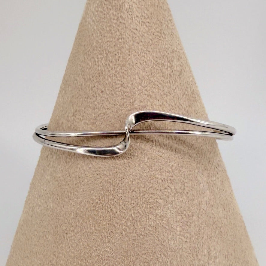Gerald Owen Sterling Silver Bangle – Modernist Twist Design