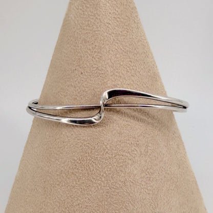 Gerald Owen Sterling Silver Bangle – Modernist Twist Design