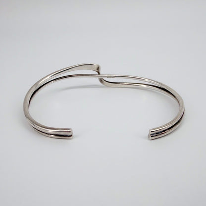 Gerald Owen Sterling Silver Bangle – Modernist Twist Design