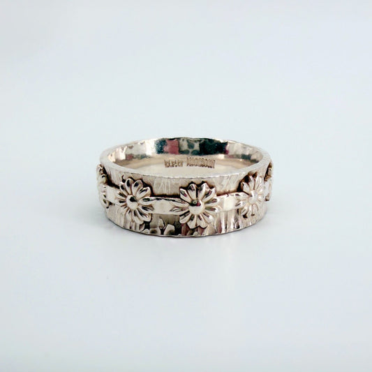 Vintage 1969 Birmingham Sterling Silver Flower Band Ring – Size T 1/2 - image 2