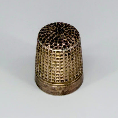 Charles Horner Dorcas Sterling Silver Thimble – Size 8