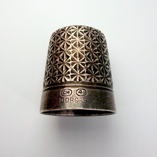 Antique Dorcas Sterling Silver Thimble – Charles Horner – Size 4