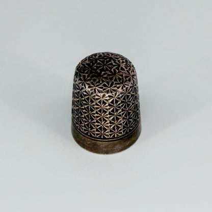 Antique Dorcas Sterling Silver Thimble – Charles Horner – Size 4