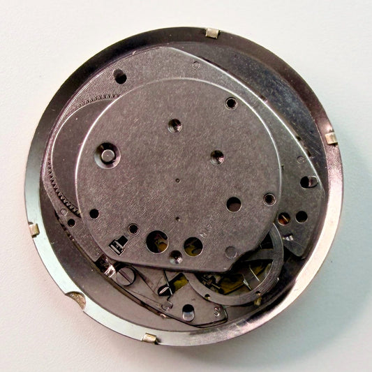 Timex 480 Watch Movement with Date, Dial & Hands (Great Britain) – For Spares or - image 1